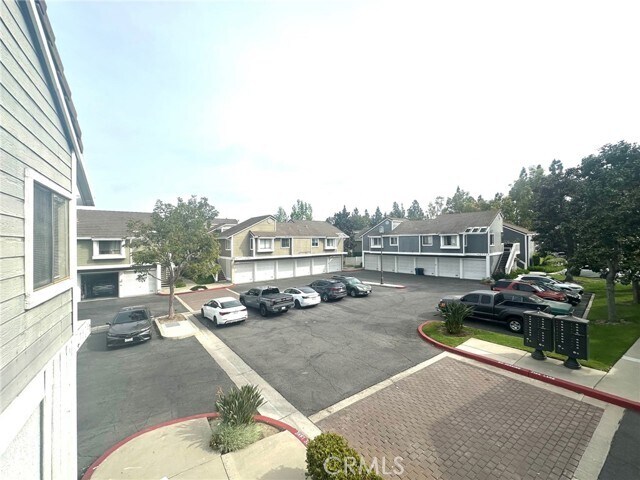 Building Photo - 11 Bridle Ln