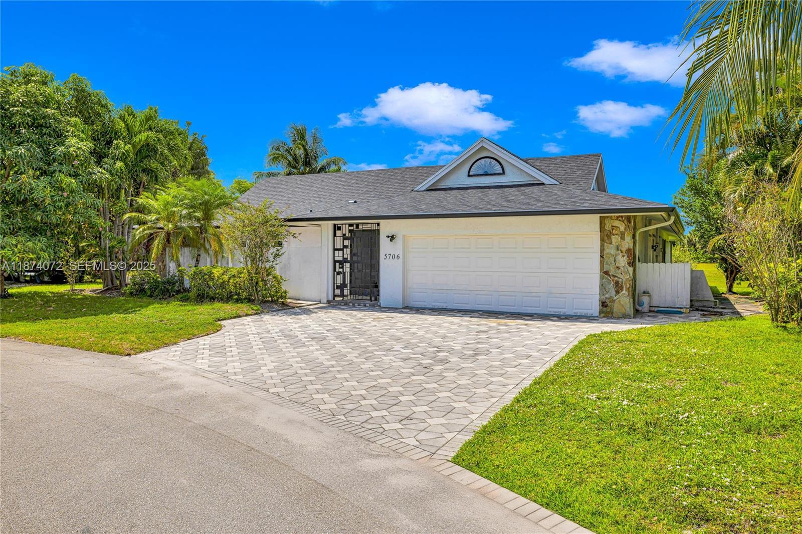 Building Photo - 5706 Guava Dr