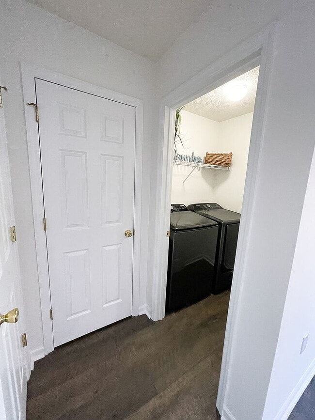 Building Photo - Single Family Home