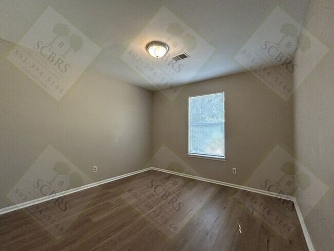 Building Photo - 10 Silver Oak Cir