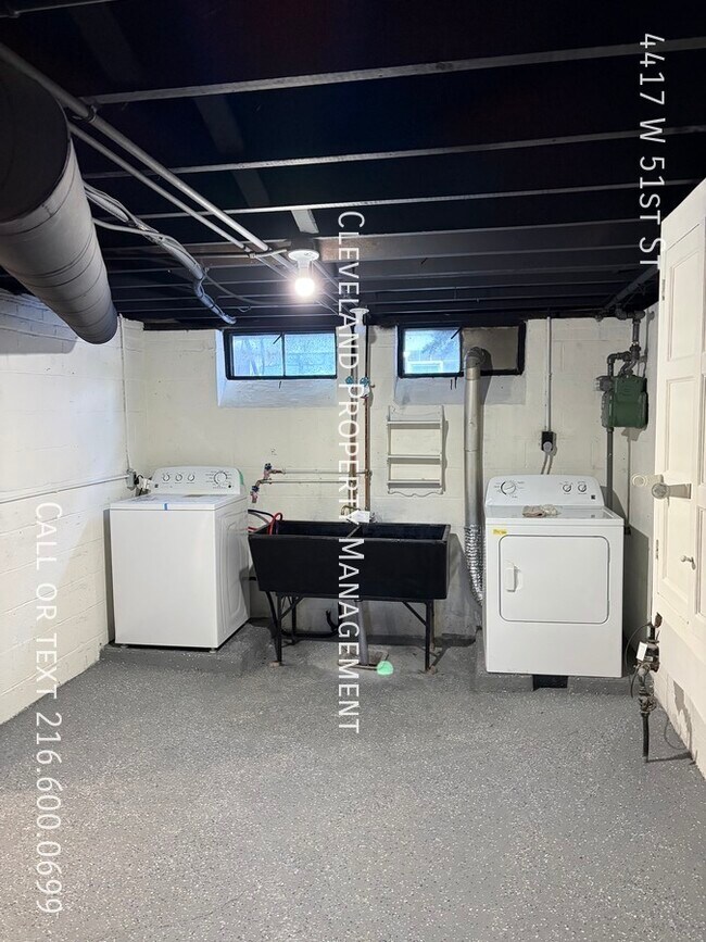 Building Photo - 4417 W 51st St