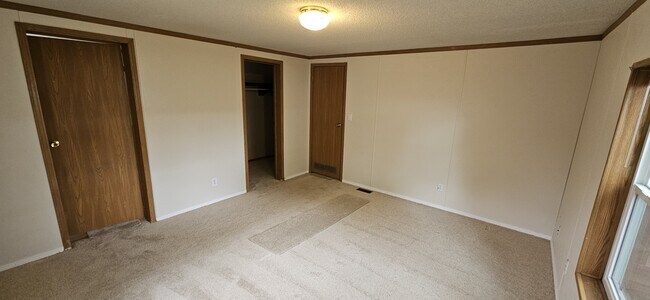Building Photo - 233 N Ashley Ave