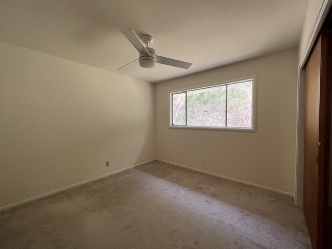 Building Photo - Charming 2 Bedroom In Larkspur!