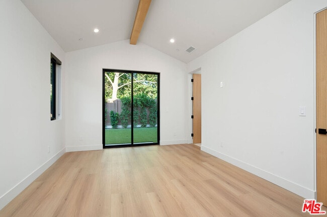 Building Photo - 5662 Winnetka Ave