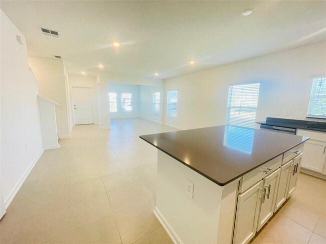 Building Photo - 7333 Ivy Tendril Ave