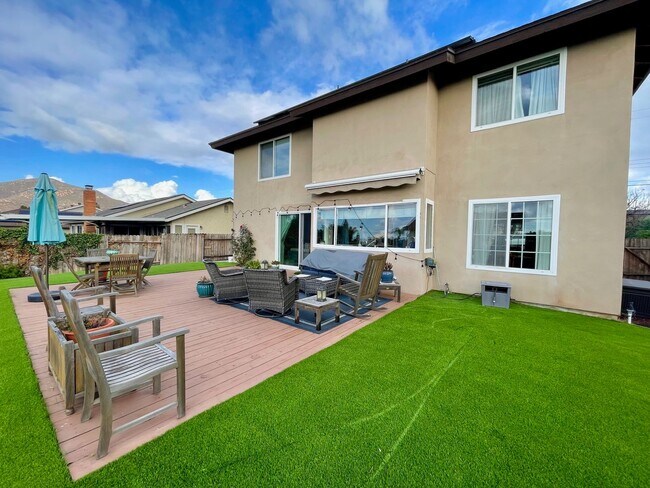 Building Photo - Spacious 4 bedroom 3 bath Home in Beautiful San Carlos