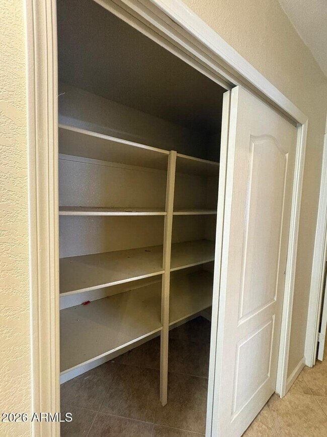 Building Photo - 1913 E Marquette Dr