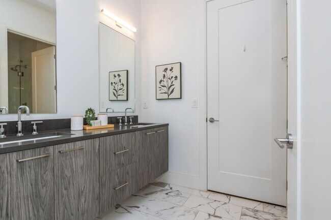 Building Photo - 1494 Red Fox Dr NE