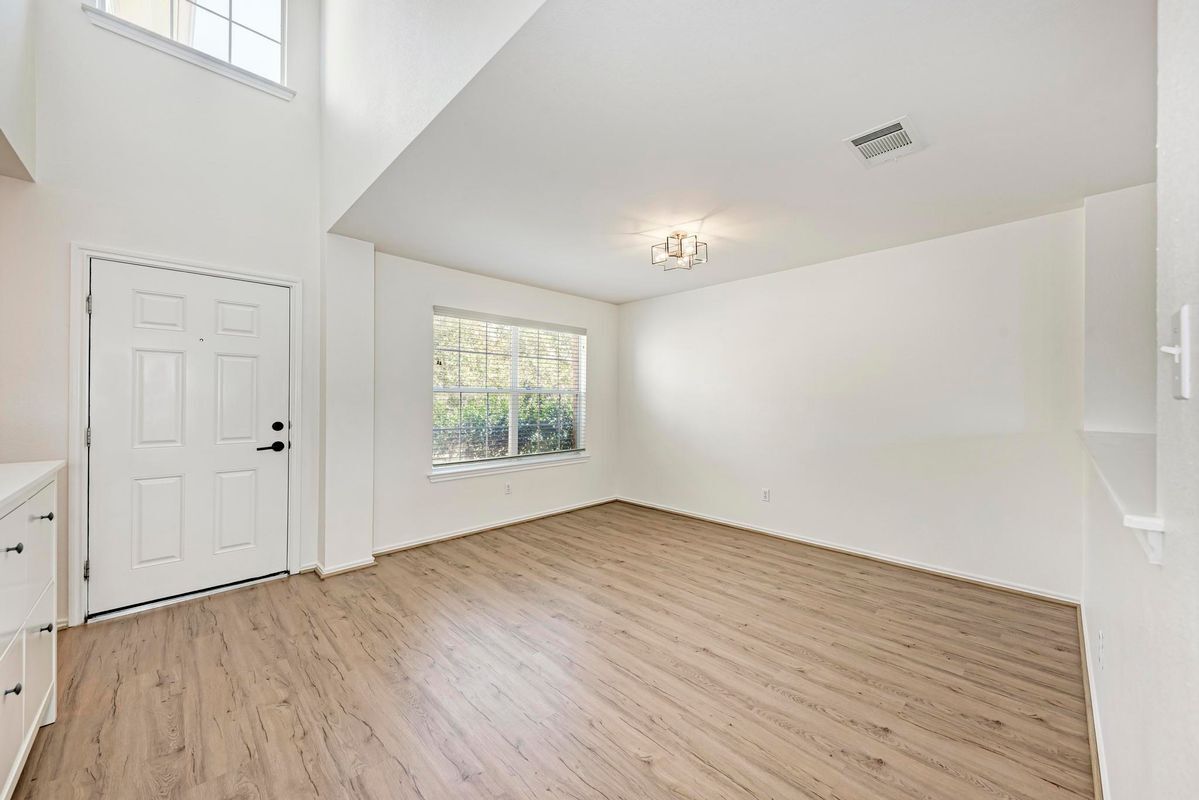 Building Photo - 12740 Bella Pkwy