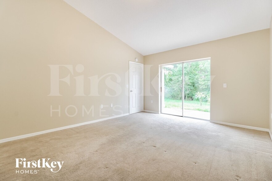 Building Photo - 28635 Fairweather Dr