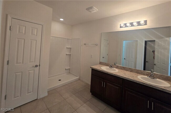 Building Photo - 1230 NW 19th St