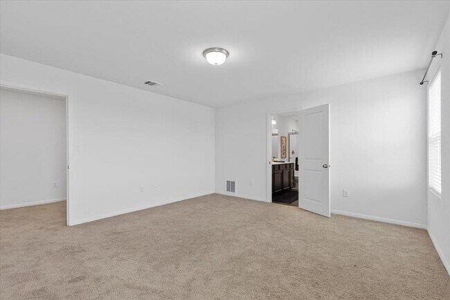 Building Photo - 336 Wonderful Life Way