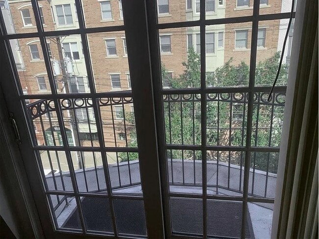 Building Photo - 608 Jefferson St