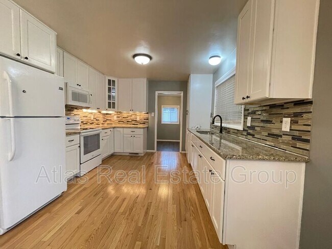 Building Photo - 209 Everett Dr