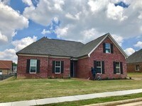 Building Photo - Now Leasing a 4 Bedroom 3 Bath Home In Southeast Memphis