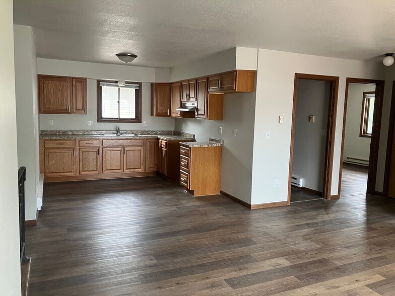 Kitchen - 1035 Green Bay St