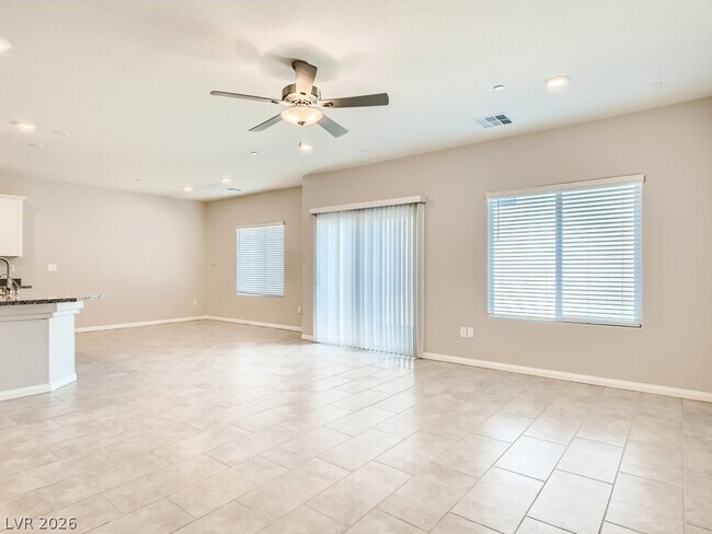 Building Photo - 10748 Wild Poppy Ave