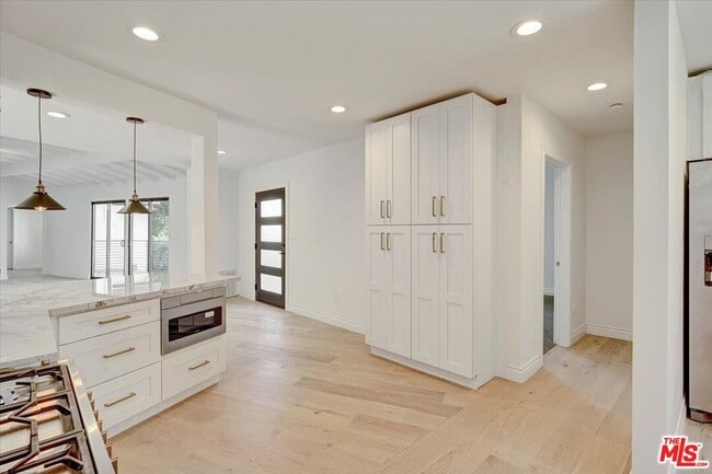 Building Photo - 7450 Palo Vista Dr