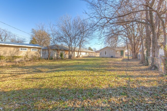 Building Photo - 1170 N Birmingham Ave