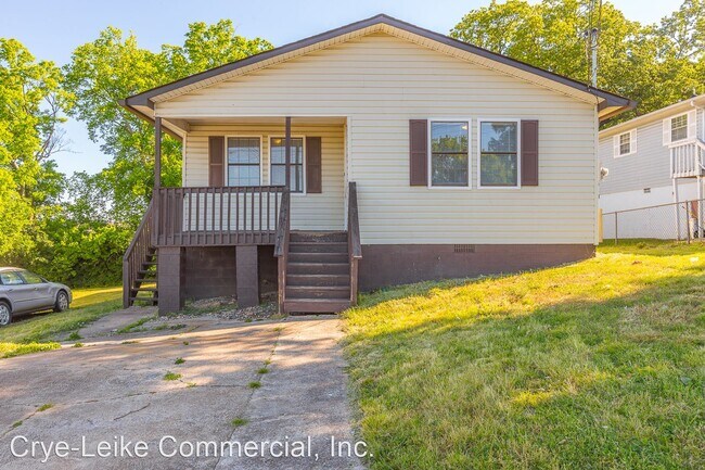 Primary Photo - 4 br, 1.5 bath House - 1403 East 5th St.