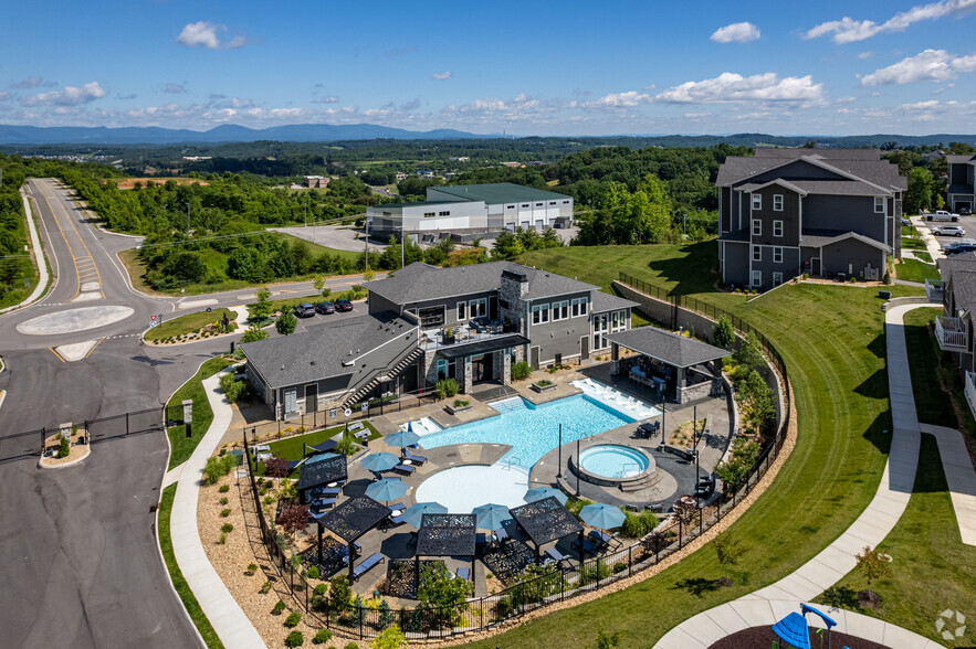 Primary Photo - Icon Apartment Homes at Hardin Valley