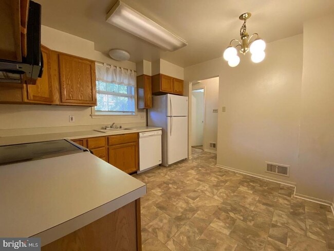 Building Photo - 6731 Bellamy Ave