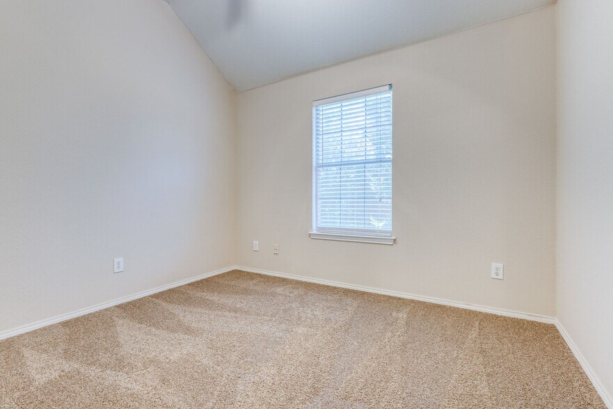 Building Photo - 2603 Tourette Ct