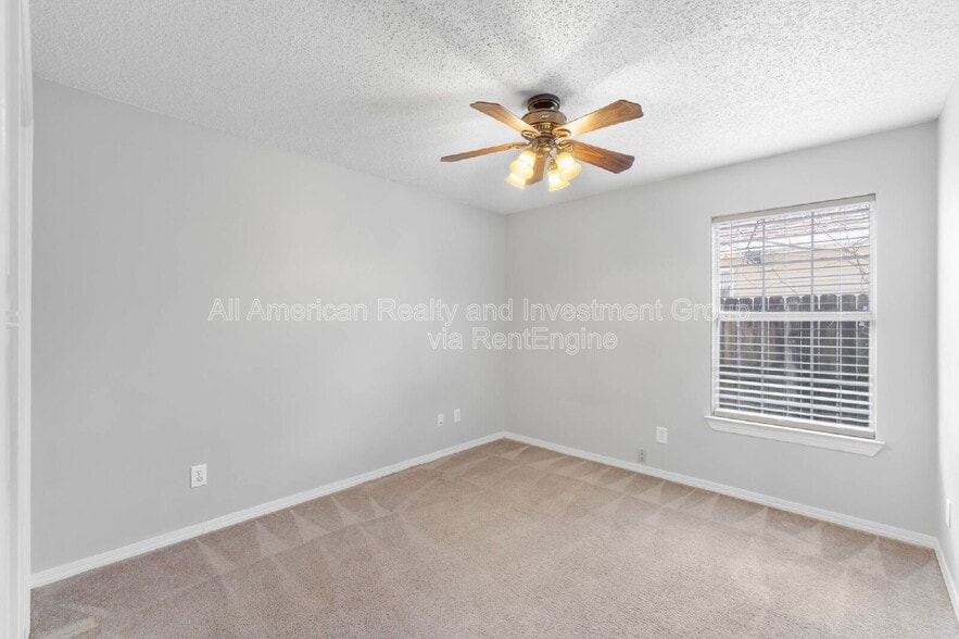 Building Photo - 908 Emily Cir