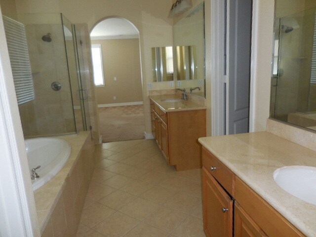 Building Photo - 2101 Canyon Cir