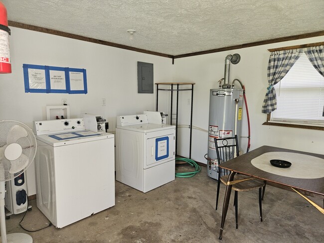 Building Photo - 16380 MO-17