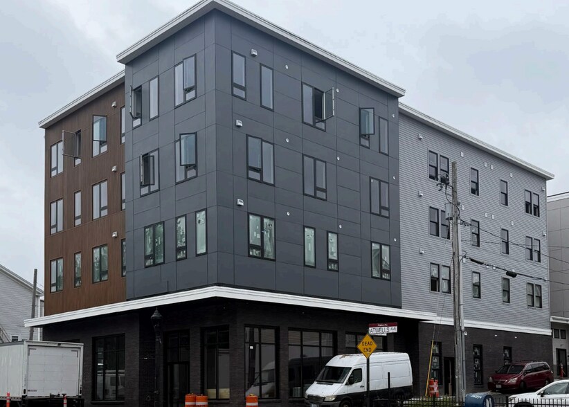 Building Photo - 386 Atwells Ave