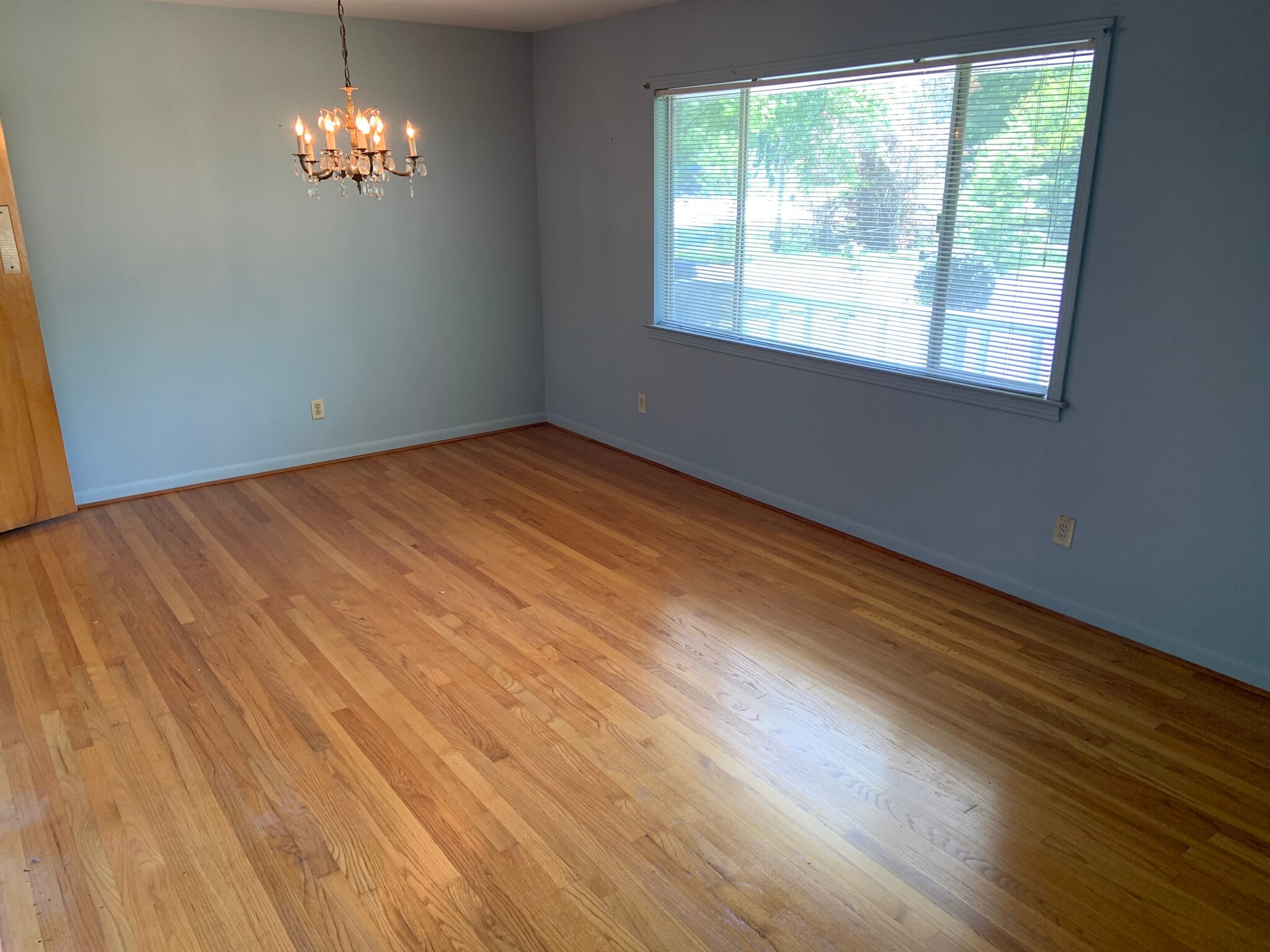 Building Photo - 56 Meadowlane Dr