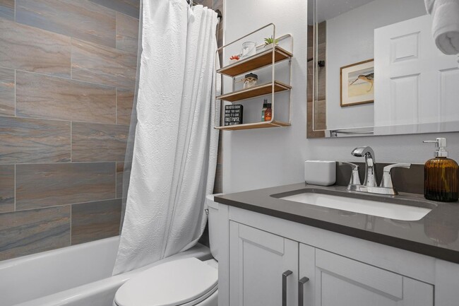 Building Photo - ** THIS UNIT IS AVAILABLE STARTING MAY 1ST 2026!** GORGEOUS 2 BEDROOM, 2BATHROOM, TURNKEY FURNISH...