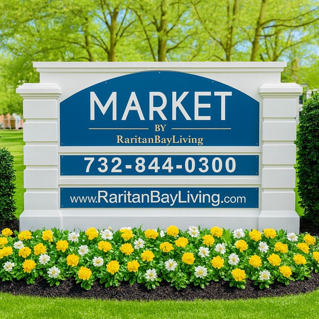 Building Photo - Market Living