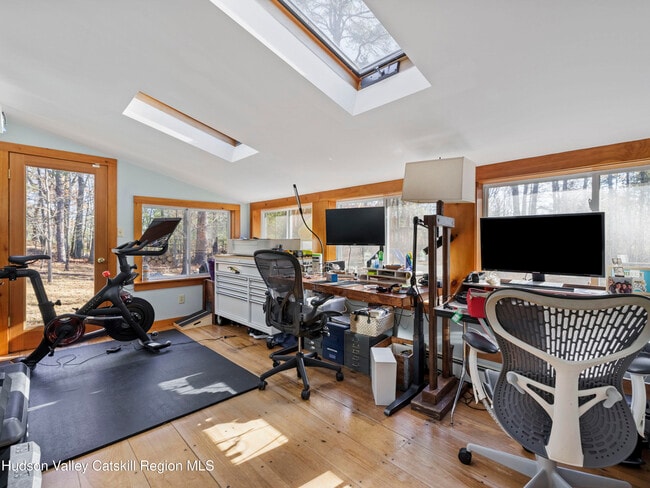 Building Photo - 20 Sherman Rd