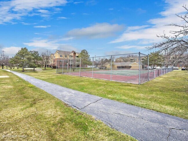 Building Photo - 2 bedroom in BLOOMINGDALE IL 60108
