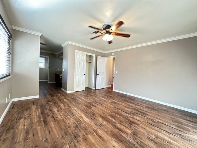 Building Photo - Beautiful 4 Bed 2 Bath FOR RENT!