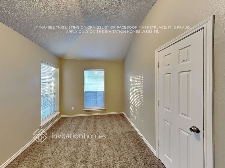 Building Photo - 8200 Bay St