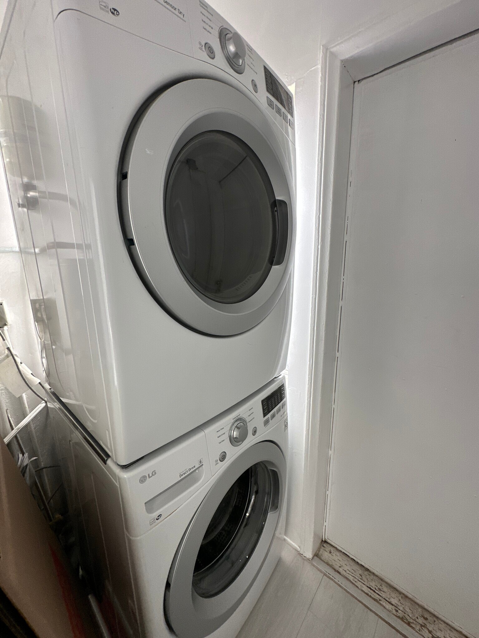 Building Photo - 1602 S Stanley Ave