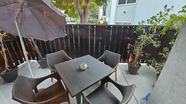 Patio - 18645 Hatteras St