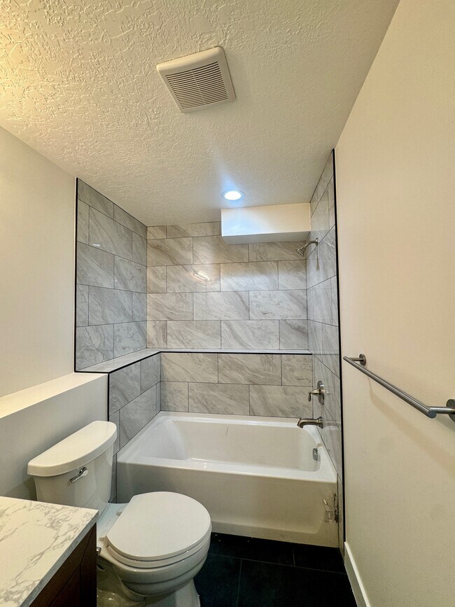 Building Photo - 917 Dorothea Way