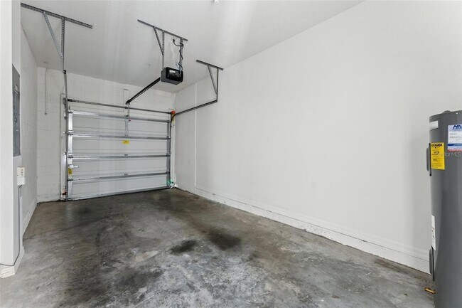 Building Photo - 6524 S Goldenrod Rd