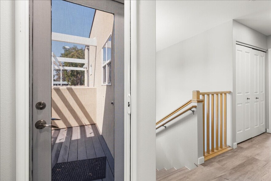 Building Photo - 502 S 15th St