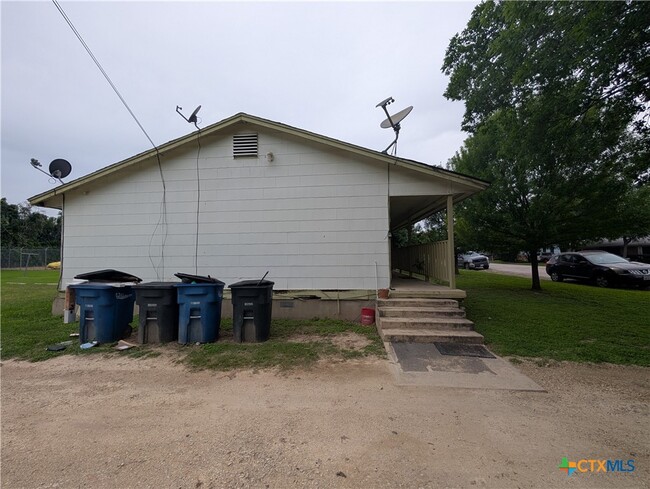 Building Photo - 165 Richter Ln