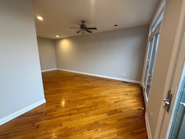 Building Photo - 7006 W Medill Ave