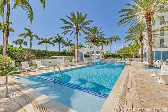 Building Photo - 2821 N Ocean Blvd