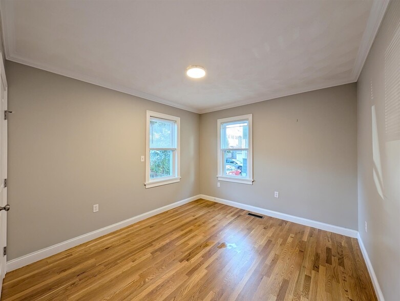 Building Photo - 615 Boston Ave