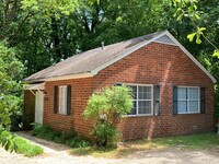 Building Photo - 1-2 Bedroom/ 1 Bath off Prince Avenue!