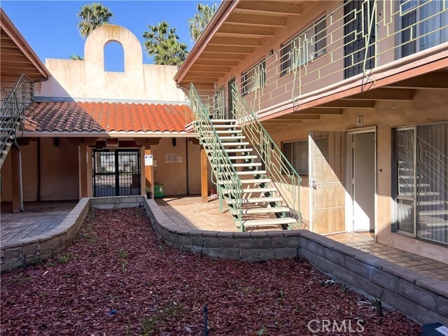 Building Photo - 2102 S Pacific Ave