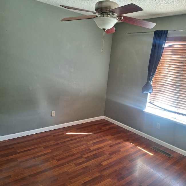 Building Photo - 741 Castlewood Ct